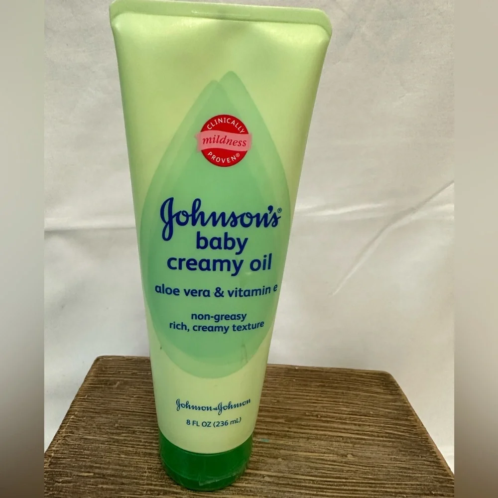 Johnson Baby Creamy Oil | Aloe Vera Vitamin E, 8 Oz NEW FOIL UNOPENED
